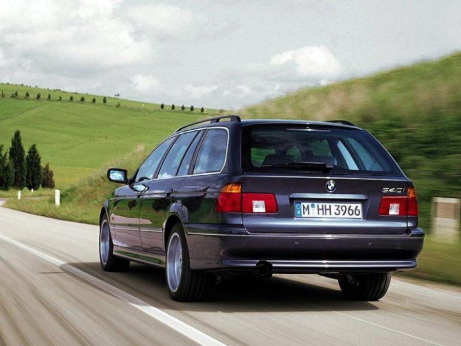  BMW 540i Touring 2000 года  (фото 3 из 7)